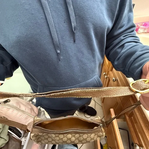 Gucci Tan and Brown GG Crossbody Bag - Picture 9 of 11